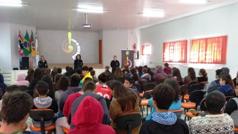 conversa com pessoas conversa com pessoas