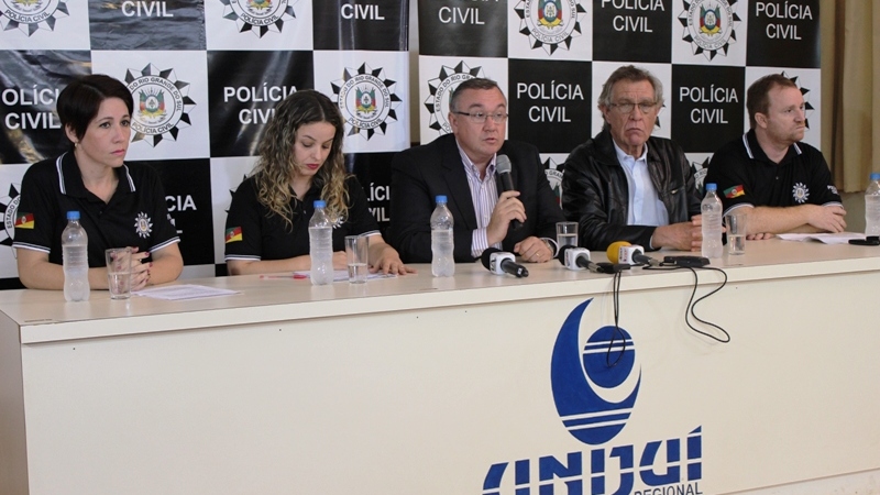 20140513190925coletiva.jpg