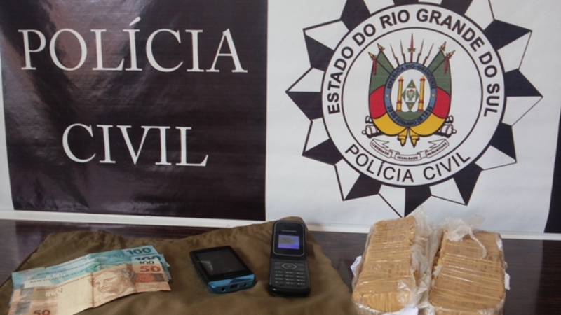 20131203183606apreensao-1kg-de-crack.jpg