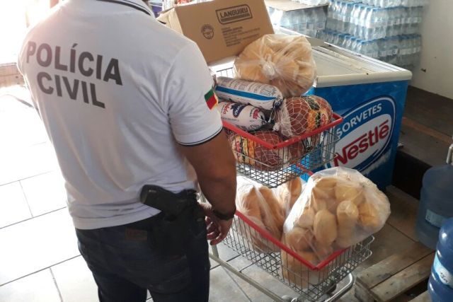 Força Tarefa Alimentar Apreende Meia Tonelada De Alimentos Impróprios Força Tarefa Alimentar Apreende Meia Tonelada De Alimentos Impróprios